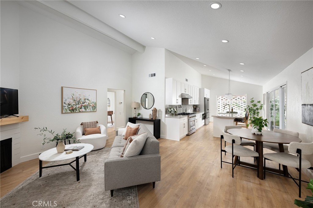 MLS #OC25220430 image #5