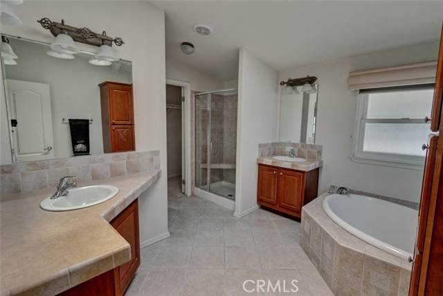 MLS #OC25220569 image #25