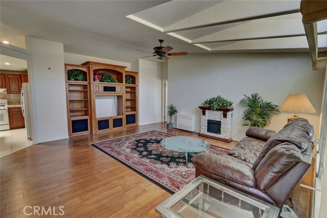 MLS #OC25220569 image #5