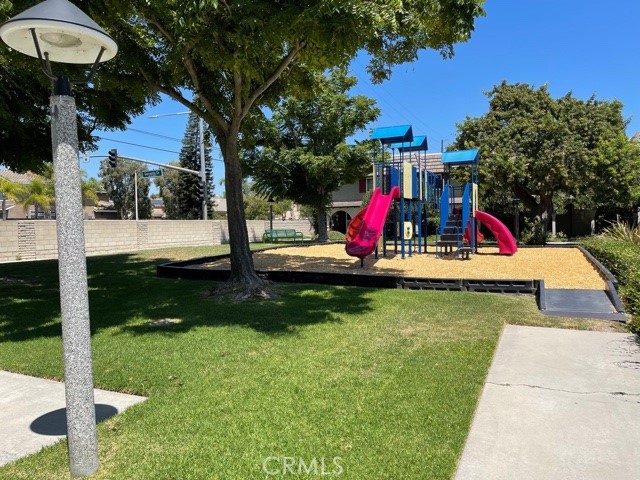 MLS #OC25220694 image #15