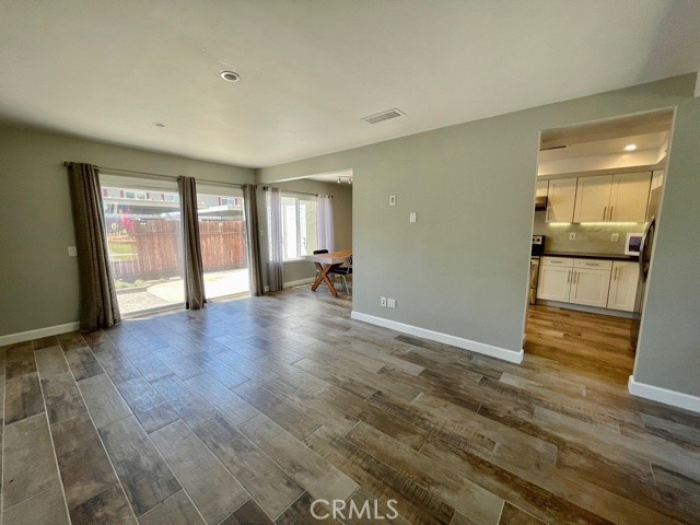 MLS #OC25220694 image #3