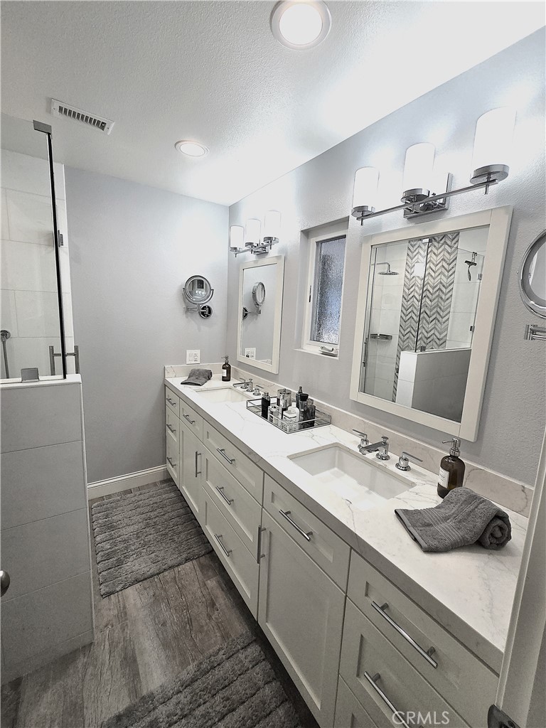 MLS #OC25220952 image #14