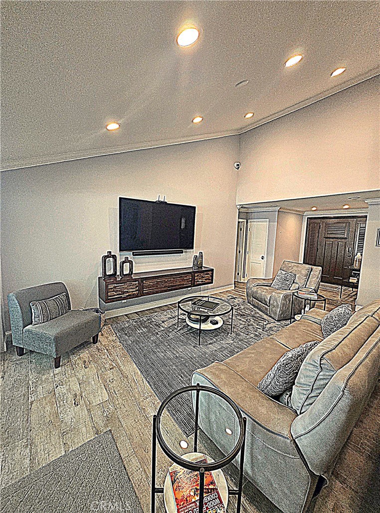 MLS #OC25220952 image #3