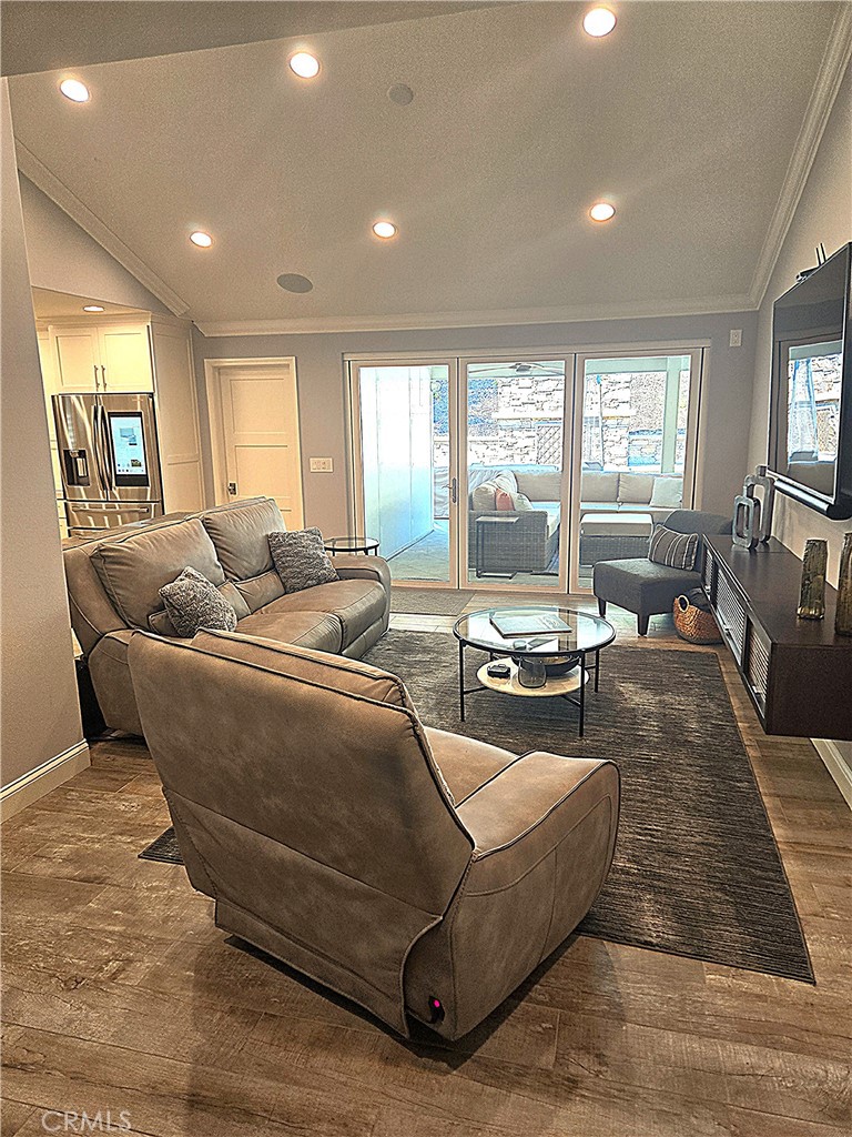 MLS #OC25220952 image #4