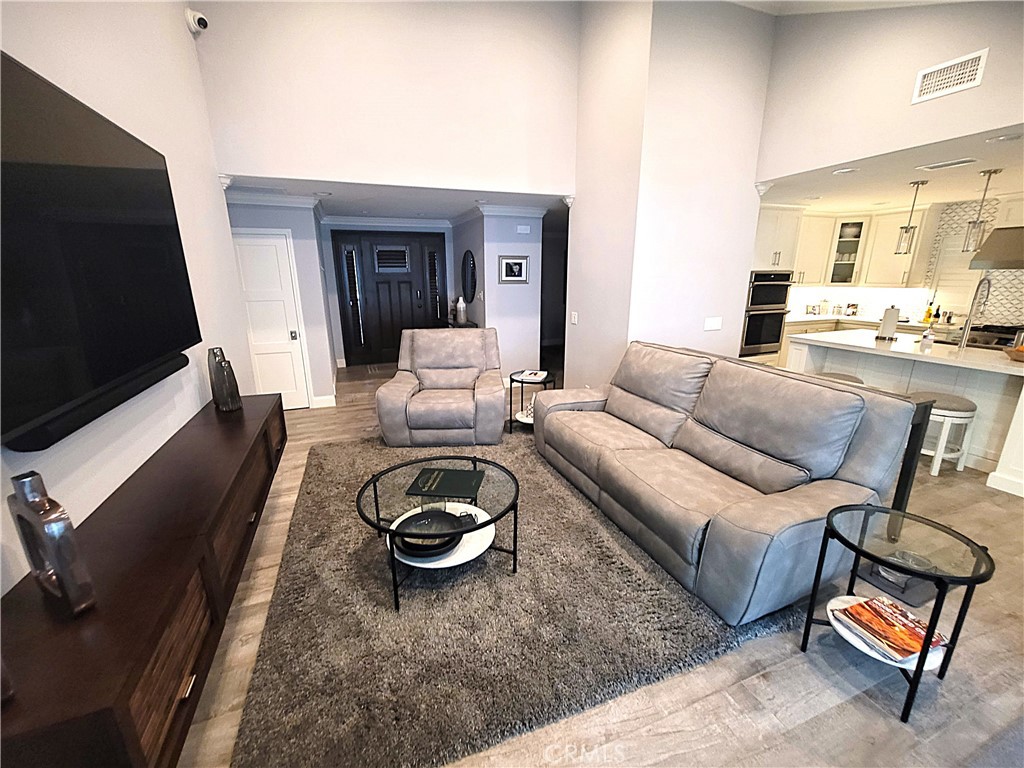 MLS #OC25220952 image #5