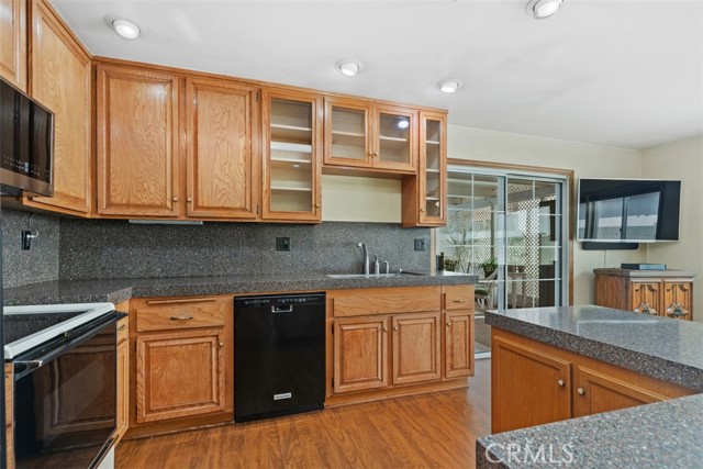 MLS #OC25220984 image #5