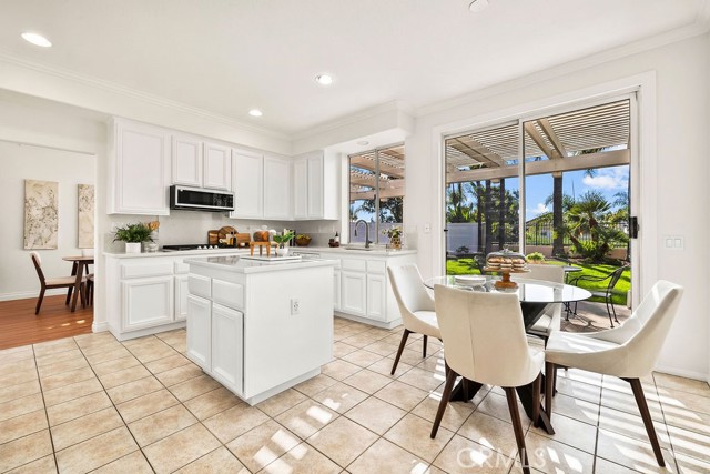 MLS #OC25220991 image #9