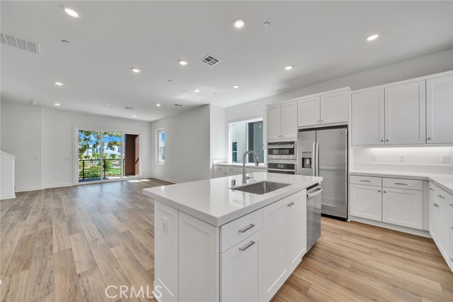 MLS #OC25221033 image #5