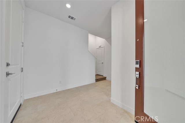 MLS #OC25221033 image #7