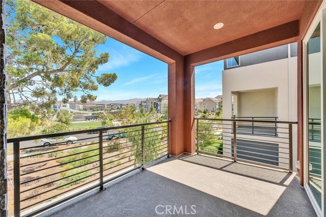 MLS #OC25221033 image #9