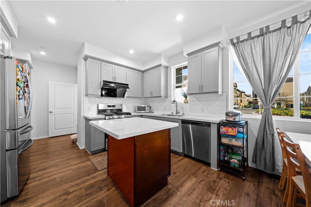 MLS #OC25221083 image #12