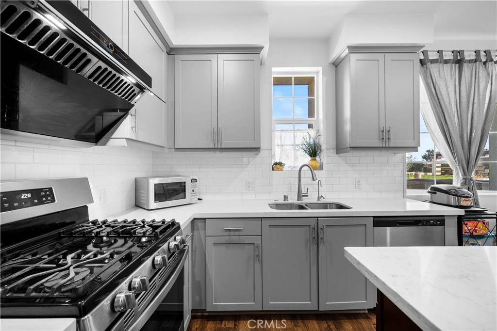 MLS #OC25221083 image #14