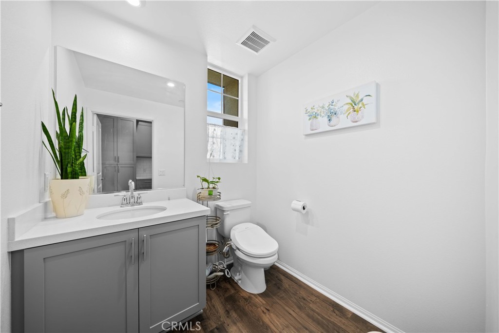 MLS #OC25221083 image #17