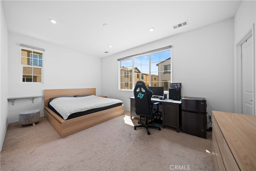 MLS #OC25221083 image #19