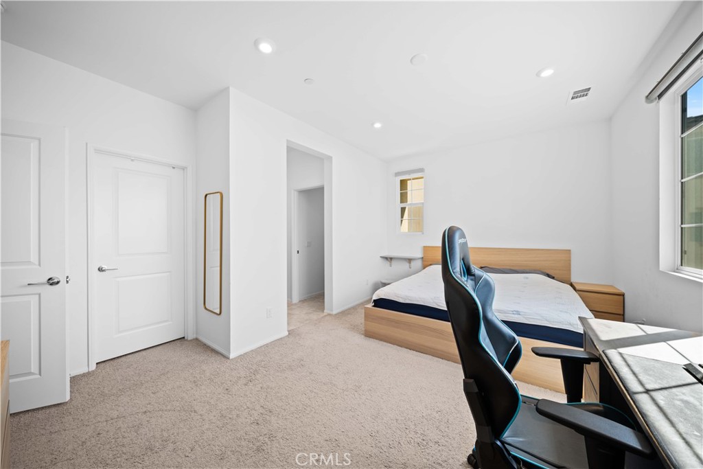 MLS #OC25221083 image #20