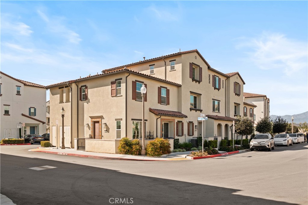 MLS #OC25221083 image #3