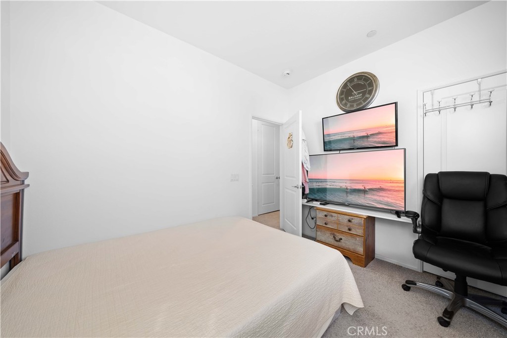 MLS #OC25221083 image #31