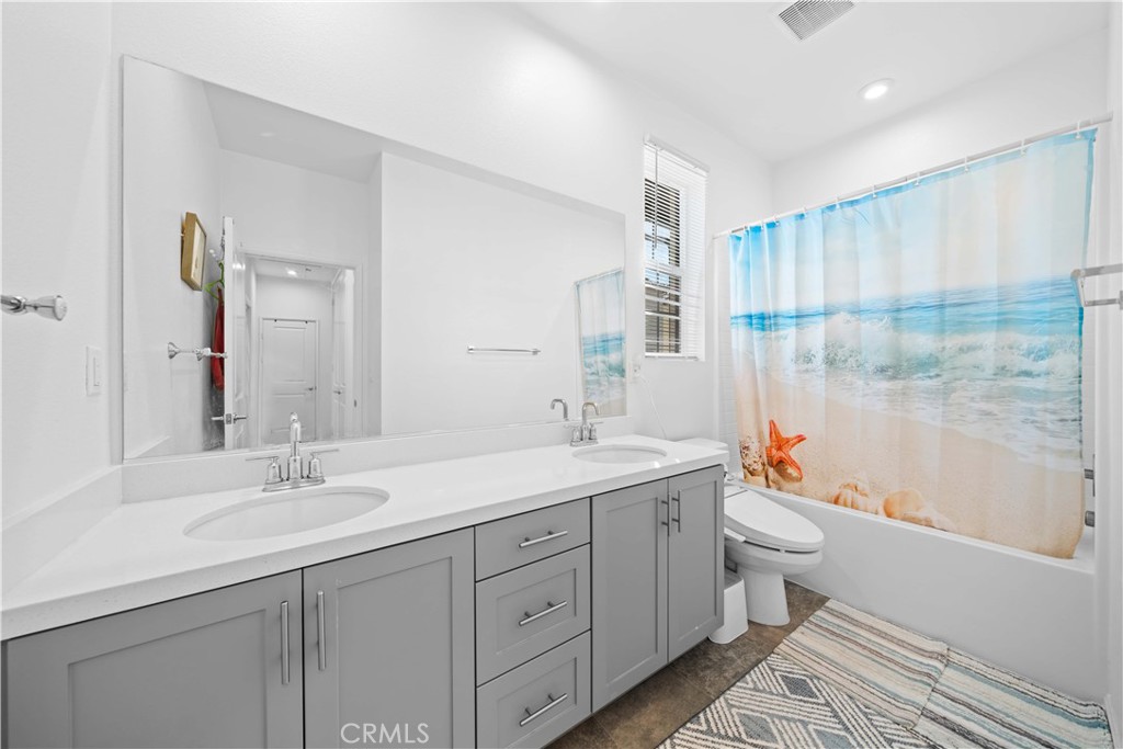 MLS #OC25221083 image #32