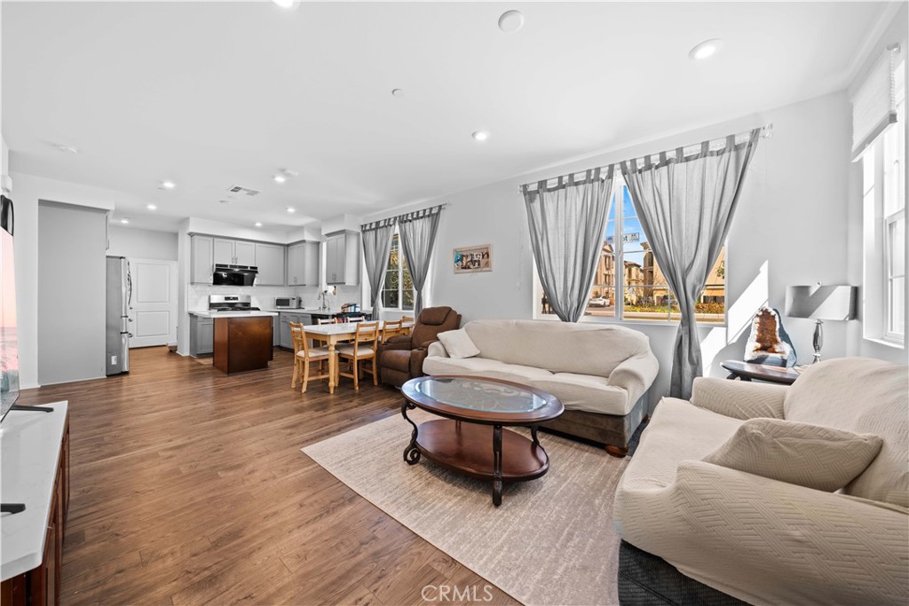 MLS #OC25221083 image #6