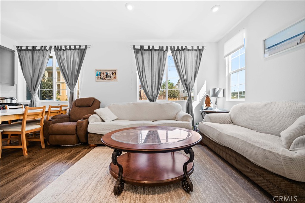 MLS #OC25221083 image #9