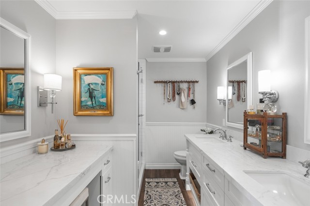 MLS #OC25221085 image #32