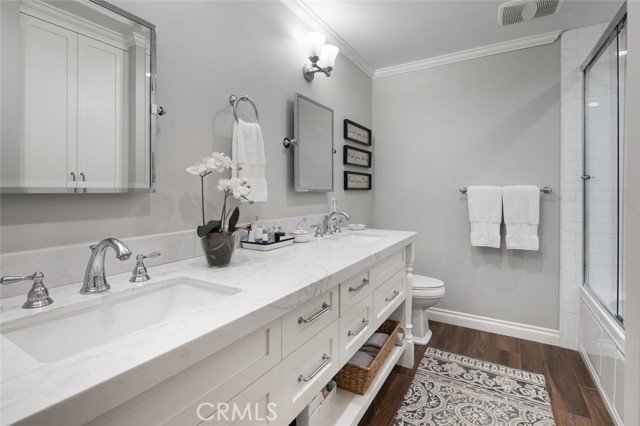 MLS #OC25221085 image #36