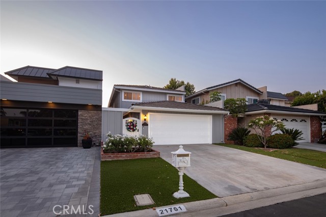 MLS #OC25221085 image #38