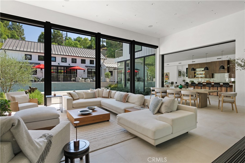 MLS #OC25221101 image #10