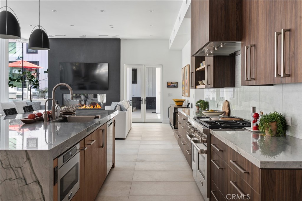 MLS #OC25221101 image #13