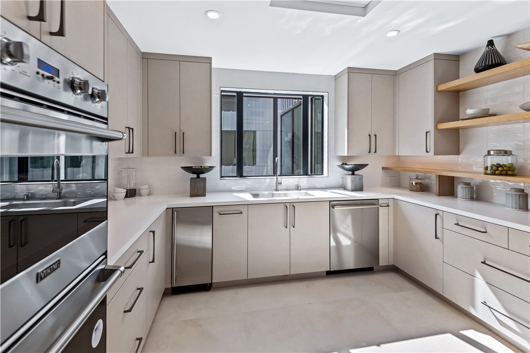 MLS #OC25221101 image #15