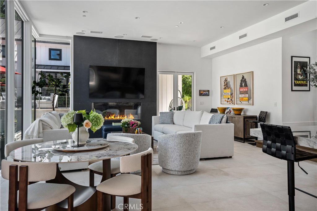 MLS #OC25221101 image #17