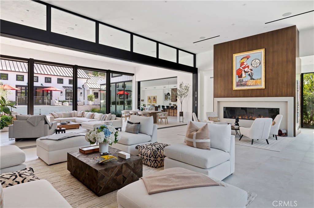 MLS #OC25221101 image #2