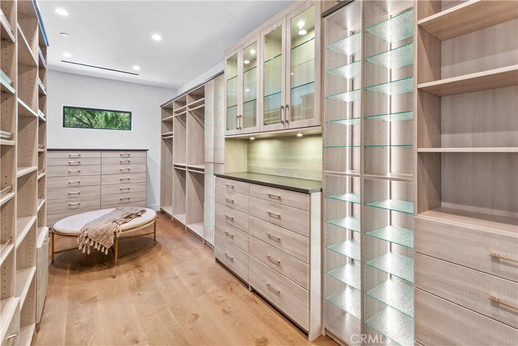 MLS #OC25221101 image #22