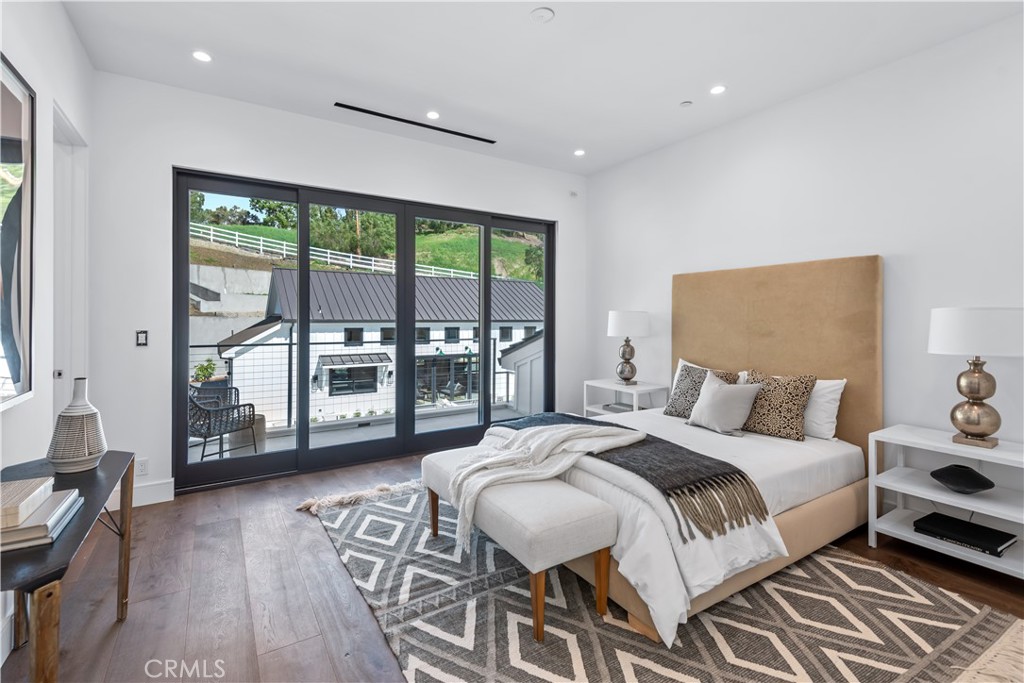 MLS #OC25221101 image #26