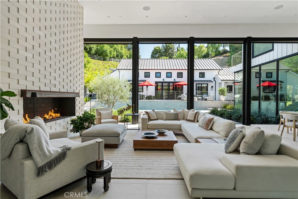 MLS #OC25221101 image #7