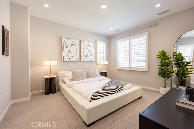 MLS #OC25221129 image #15