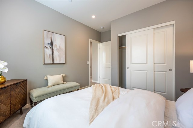 MLS #OC25221129 image #24