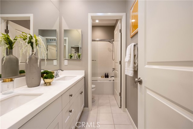 MLS #OC25221129 image #26