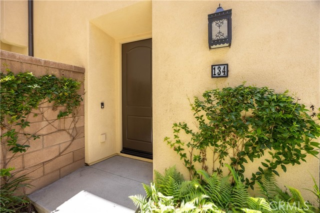 MLS #OC25221129 image #32