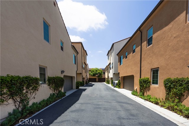 MLS #OC25221129 image #34