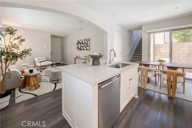 MLS #OC25221129 image #6