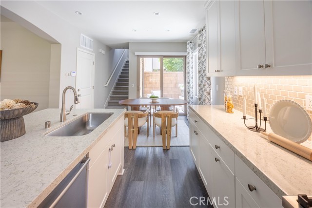 MLS #OC25221129 image #7