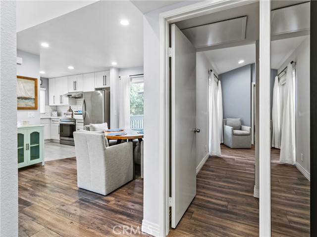 MLS #OC25221187 image #33