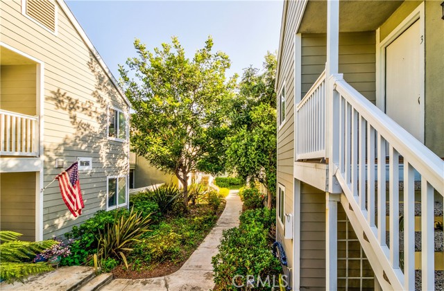 MLS #OC25221187 image #4