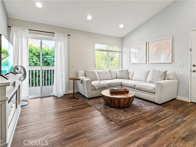 MLS #OC25221187 image #9