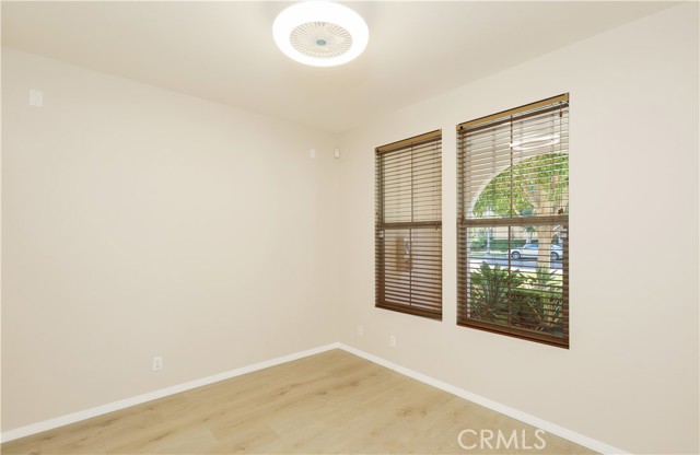 MLS #OC25221198 image #23