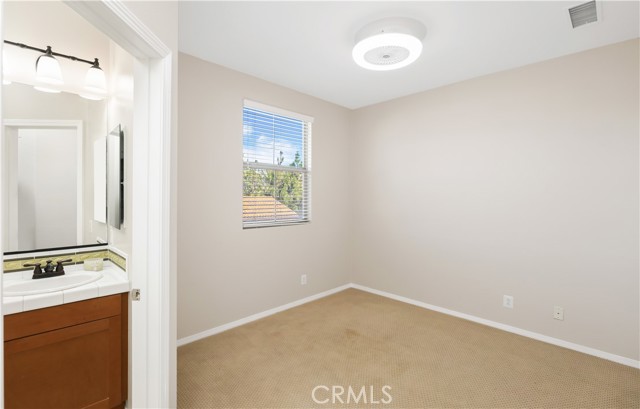 MLS #OC25221198 image #29