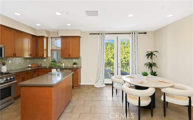 MLS #OC25221198 image #5