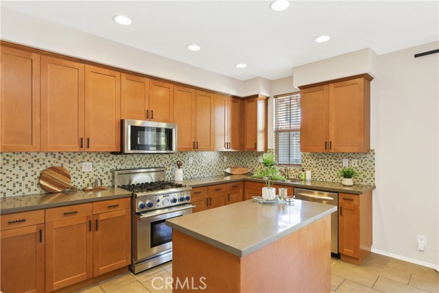 MLS #OC25221198 image #9