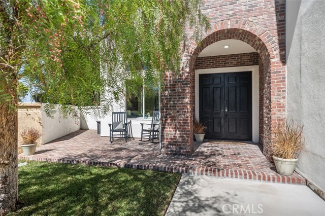 MLS #OC25221297 image #1